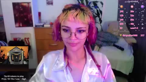 Snapshot of lila_bratz chatting on 10/24/25, 06:15 Lila online show from 10/24/25, 06:15