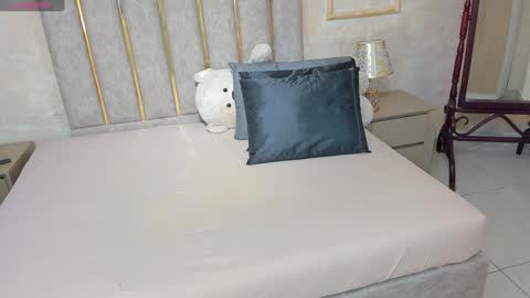 lila bailey  online show from 01/04/25, 07:34