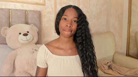 lila bailey  online show from 02/07/25, 02:40