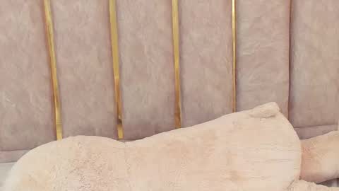 lila bailey  online show from 02/14/25, 01:45