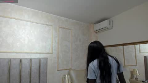 lila bailey  online show from 03/01/25, 07:37