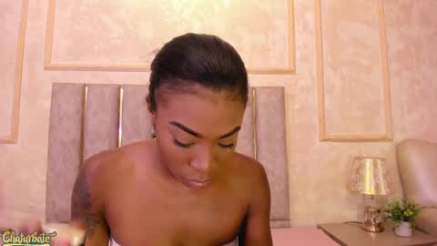 lila bailey  online show from 09/12/25, 08:09