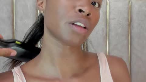 lila bailey  online show from 12/17/25, 07:53