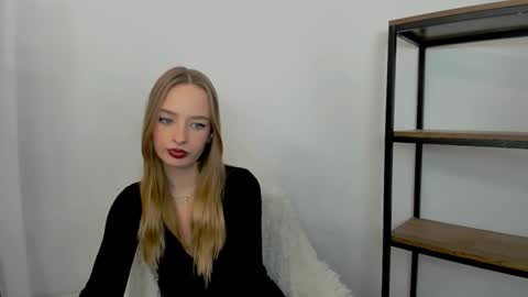 Snapshot of liladesire chatting on 12/05/24, 06:44 LiliaDesire online show from 12/05/24, 06:44