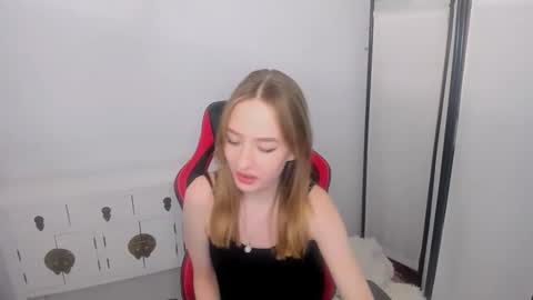 Snapshot of liladesire chatting on 01/28/25, 04:08 LiliaDesire online show from 01/28/25, 04:08