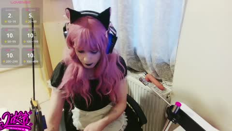 Snapshot of lilah_ts chatting on 12/11/24, 12:44 lilah_ts online show from 12/11/24, 12:44