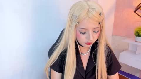 Snapshot of lilameow222 chatting on 03/09/26, 01:15 Lila online show from 03/09/26, 01:15