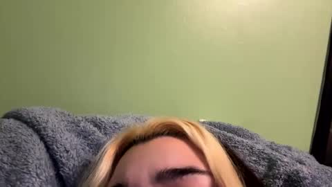 Snapshot of lilcandybits chatting on 01/10/25, 11:08 candy online show from 01/10/25, 11:08