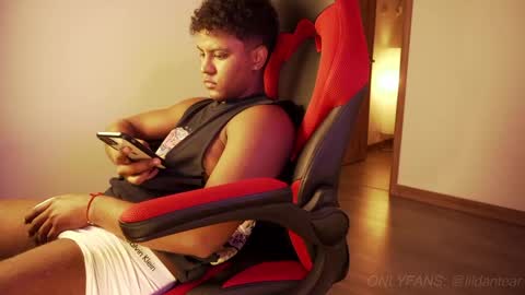 Snapshot of lildantear chatting on 04/08/26, 08:25 Dante online show from 04/08/26, 08:25