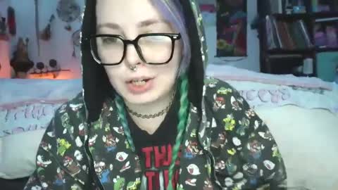 Snapshot of lilemmy1999 chatting on 12/12/24, 09:04 emily ryanson online show from 12/12/24, 09:04