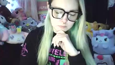 Snapshot of lilemmy1999 chatting on 02/03/25, 08:13 emily ryanson online show from 02/03/25, 08:13