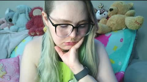 Snapshot of lilemmy1999 chatting on 03/30/26, 10:11 emily ryanson online show from 03/30/26, 10:11