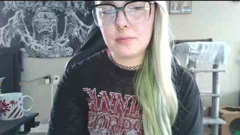 Snapshot of lilemmy1999 chatting on 04/14/26, 08:37 emily ryanson online show from 04/14/26, 08:37