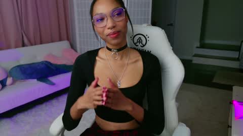 Snapshot of lileviemarie chatting on 01/06/25, 02:48 evie online show from 01/06/25, 02:48
