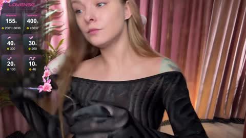 Lili online show from 11/08/25, 02:06