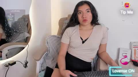 Lili  online show from 10/01/25, 12:44