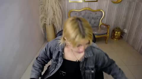 Snapshot of lili_conor_s chatting on 02/25/25, 03:20 Lili online show from 02/25/25, 03:20