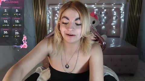 Snapshot of lili_conor_s chatting on 10/02/25, 04:19 Lili online show from 10/02/25, 04:19