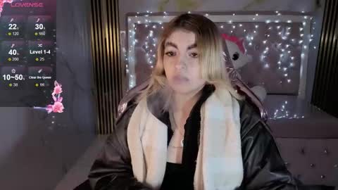 Lili online show from 11/08/25, 03:18