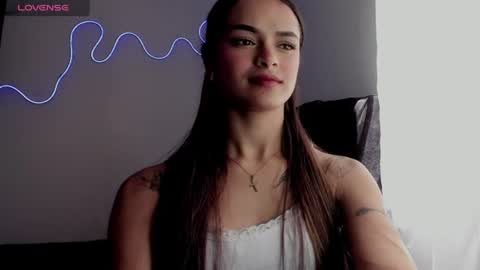 lili_evanss online show from 06/23/26, 04:05