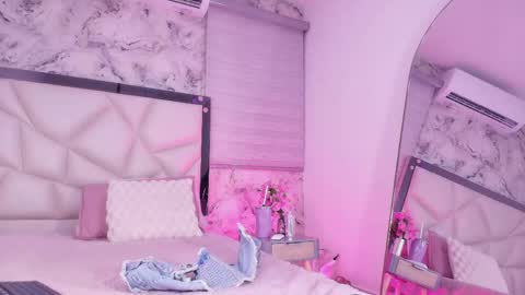 Lily online show from 05/10/26, 11:59