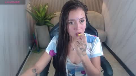 lili_mint_tf online show from 04/30/26, 03:57