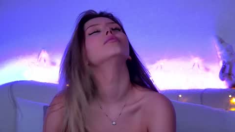 Mia online show from 12/27/24, 04:32