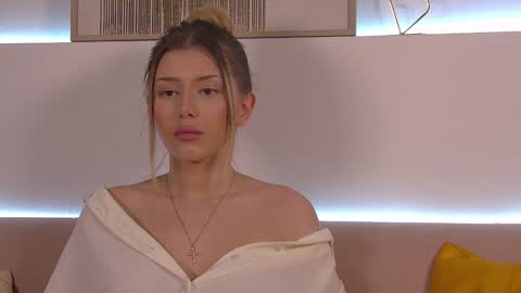 Mia online show from 01/27/25, 12:37