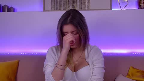 Mia online show from 02/03/25, 03:38