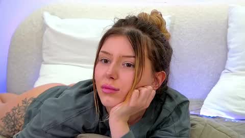 Mia online show from 02/22/25, 01:24