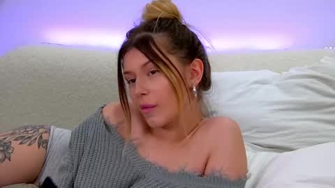 Mia online show from 03/03/25, 04:14