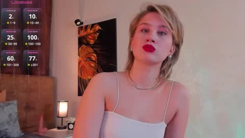 Snapshot of lilian_daniels chatting on 11/10/25, 12:20 Lilian online show from 11/10/25, 12:20