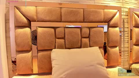 Snapshot of lilian_starfire chatting on 10/18/25, 07:03 LILIAN online show from 10/18/25, 07:03