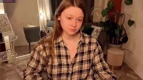 Snapshot of lilian_stars chatting on 03/06/26, 01:18 Lilian online show from 03/06/26, 01:18