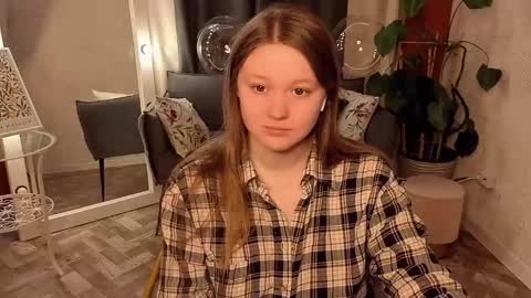 Snapshot of lilian_stars chatting on 03/07/26, 05:37 Lilian online show from 03/07/26, 05:37