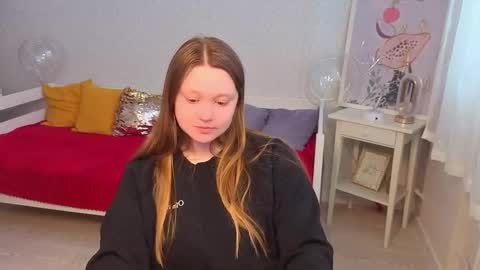 Snapshot of lilian_stars chatting on 03/16/26, 12:53 Lilian online show from 03/16/26, 12:53