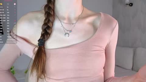 Hi I am Luna online show from 04/29/26, 03:05