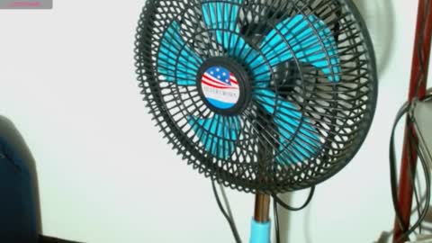 Snapshot of liliandoll chatting on 12/17/24, 11:38 yesica online show from 12/17/24, 11:38