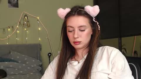 Lilu online show from 10/10/25, 04:50