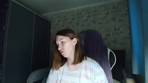 liliawoolf online show from 11/28/25, 07:11