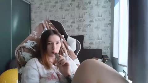 Snapshot of liliawoolf chatting on 03/26/26, 08:31 liliawoolf online show from 03/26/26, 08:31