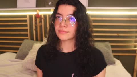 Snapshot of lilibeth___ chatting on 03/11/25, 06:43 Lili online show from 03/11/25, 06:43