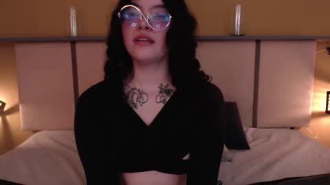 Snapshot of lilibeth___ chatting on 11/07/25, 03:01 Lili online show from 11/07/25, 03:01