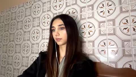 Lina online show from 11/13/25, 10:19