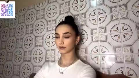 Lina online show from 12/02/25, 10:27