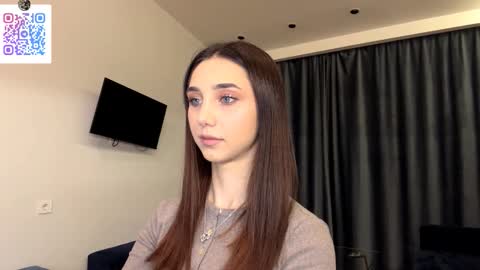 Lina online show from 12/21/25, 10:06