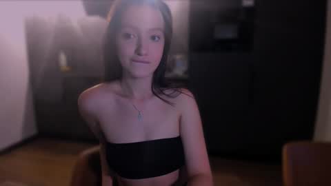 Snapshot of lililaluna chatting on 12/10/24, 01:00 ... online show from 12/10/24, 01:00