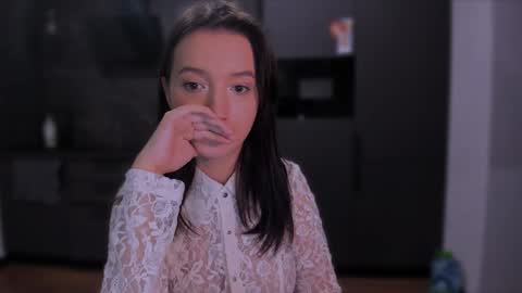 Snapshot of lililaluna chatting on 12/17/24, 05:47 ... online show from 12/17/24, 05:47