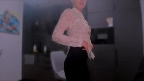 Snapshot of lililaluna chatting on 01/17/25, 03:32 ... online show from 01/17/25, 03:32