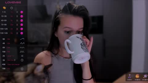 Snapshot of lililaluna chatting on 10/12/25, 07:02 ... online show from 10/12/25, 07:02